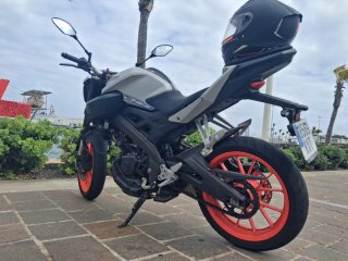 Yamaha MT-125 Deportiva Negra/Plata