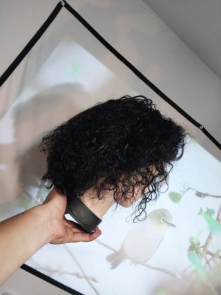 Peluca corta rizada pelo humano