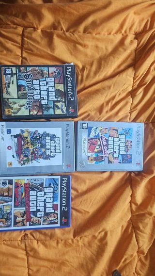 Pacchetto 4 Giochi PS2 GTA