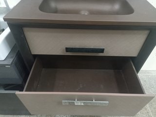 Mueble de baño lavabo marrón y beige