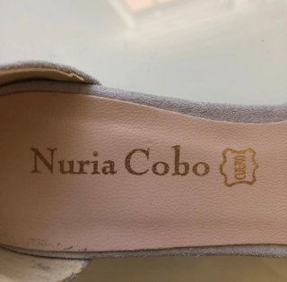 Sandalias Nuria Cobo Beige y Doradas