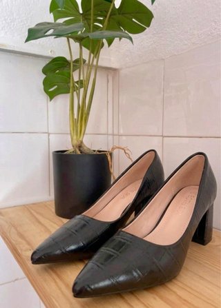 Sapato Salto Alto Preto Croco