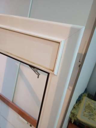 Ventana de aluminio blanca