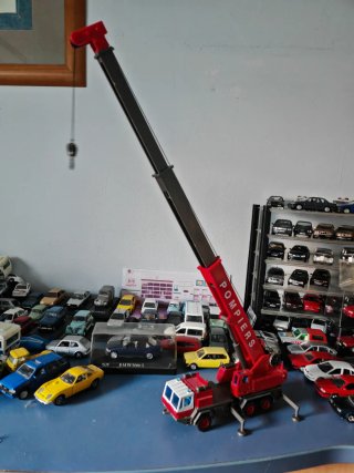 Grúa de bomberos 1/50 POMPIERS