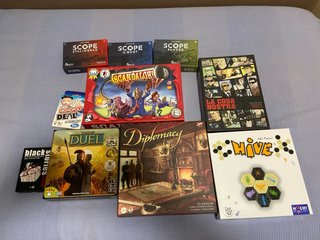 Lote de 9 juegos de mesa a 15 euros cada juego