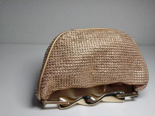 Bolso fiesta mini Zara trenzado dorado asa metal