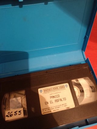 2 Películas VHS: Cut y Panico en el Asfalto