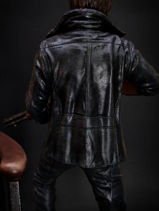 Figura Leon Kennedy Resident Evil Requiem 25cm
