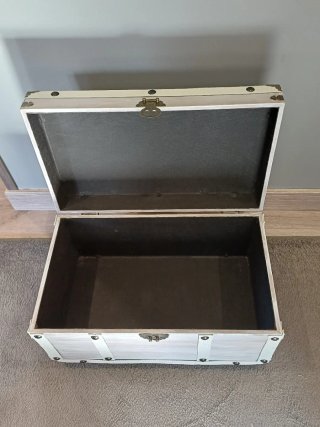 Baule Rustico Vintage in Legno e Metallo