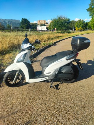 Kymco People 125cc GTI Scooter