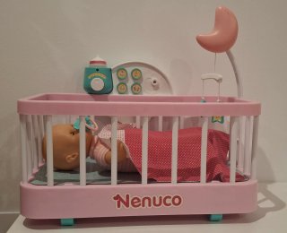 Nenuco con cuna, sonidos y luces