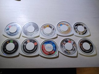 PSP E1004 Nera + 10 Giochi, caricatore, memoria 4GB