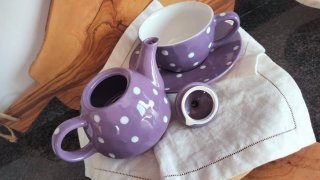 Set tazza teiera e piatto Sprinkle Purple pois