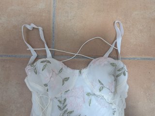 Body bordado floral estilo coquette