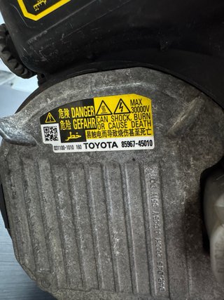 Faro Lexus IS 300h AVE30 2013 Original