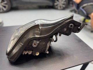 Faro Lexus IS 300h AVE30 2013 Original