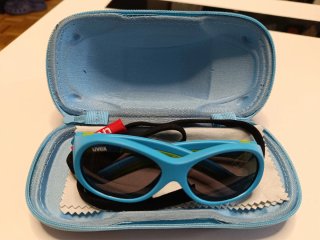 Gafas de sol Uvex azules y verdes