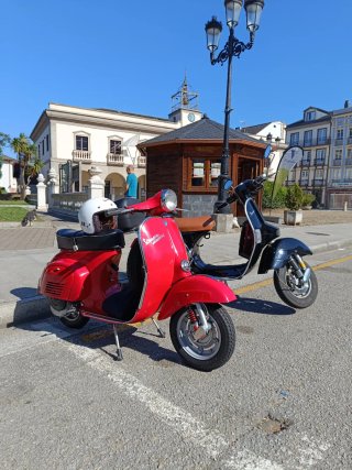 Vespa Super 125 Roja