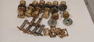 Pomos de puerta con cierres y picaportes