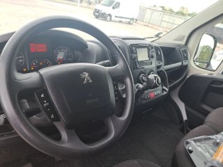 Peugeot e-Boxer 2023
