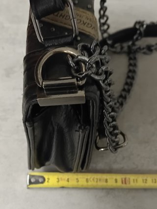 Pochette nera con catena donna