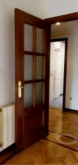 Puerta interior madera color cerezo