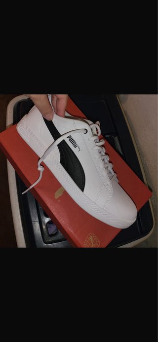 Tenis Puma Blancos y Negros