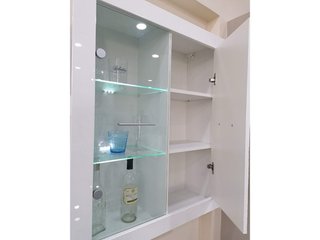 Mueble de comedor blanco brillo nuevo