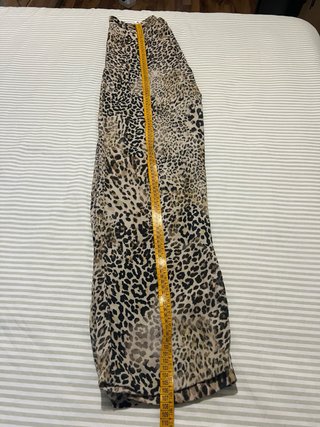 Pantalón Zara estampado animal print