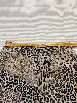 Pantalón Zara estampado animal print