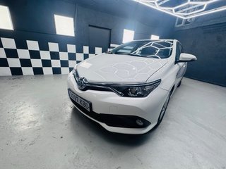 Toyota Auris  hybrid 2017, excelemte estado