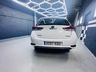 Toyota Auris  hybrid 2017, excelemte estado