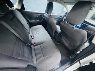 Toyota Auris  hybrid 2017, excelemte estado