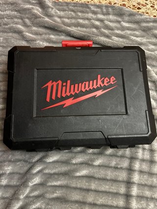 Taladro percutor  neumatico Milwaukee nuevo a estr