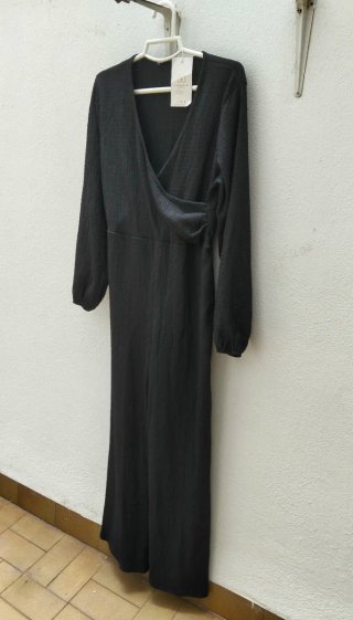 Mono negro cruzado manga larga XL 42 elegante