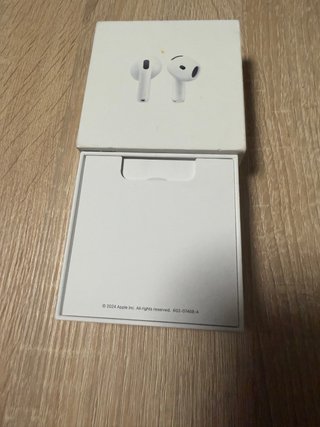 Apple AirPods 4