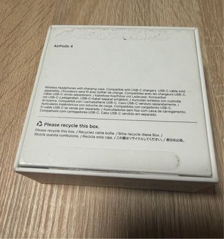 Apple AirPods 4
