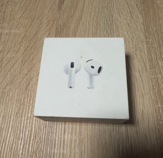 Apple AirPods 4