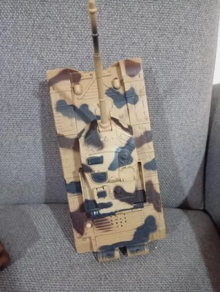 Tanque de juguete camuflaje