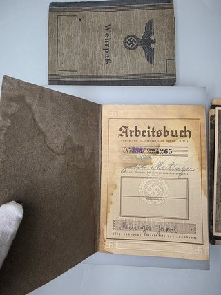 Wehrpass Jakob Meitinger con Arbeitsbuch y RAD1945