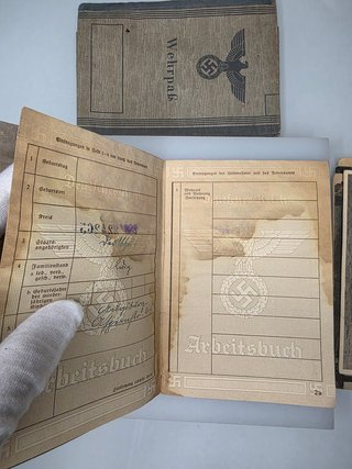 Wehrpass Jakob Meitinger con Arbeitsbuch y RAD1945