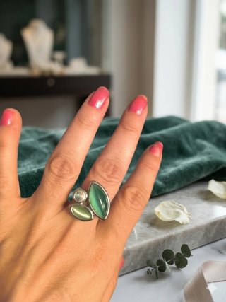 Anillo piedras verdes y circonita