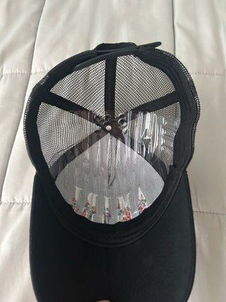 Gorra Amiri Negra con Diseño Multicolor