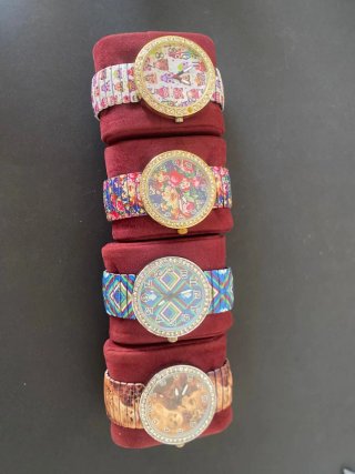Lote 4 relojes pulsera estampado