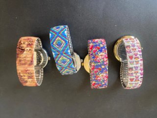 Lote 4 relojes pulsera estampado