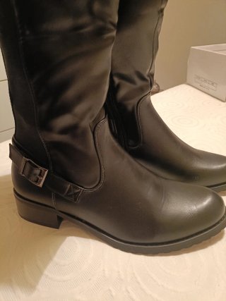 Botas altas negras con hebilla