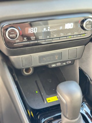 TOYOTA YARIS 1.5 PREMIER EDITION 2024