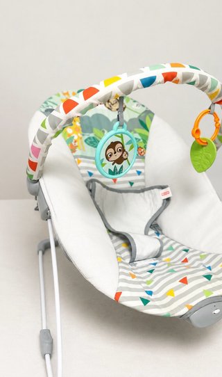 Hamaca para bebé con arco de juegos