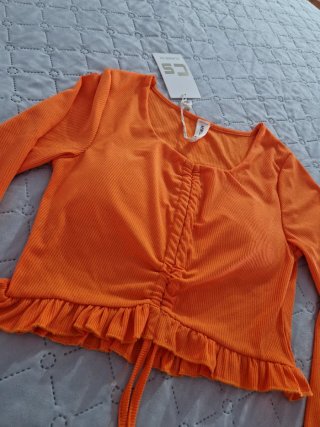 Blusa Curta  Tamanho S/M ATENÇÃO SEM MARCA