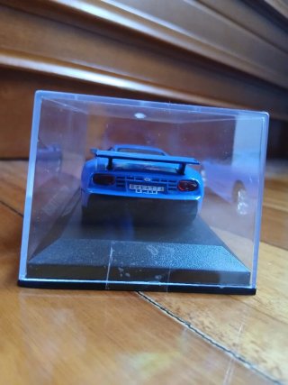 Bugatti EB110 1:43